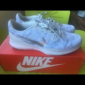 EUC Nike In Season Trainer 7 Women’s Training Shoe